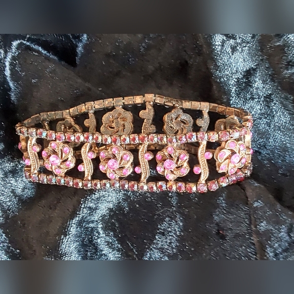 VINTAGE 3 STRETCH BRACELETS in PINKS - Picture 2 of 5